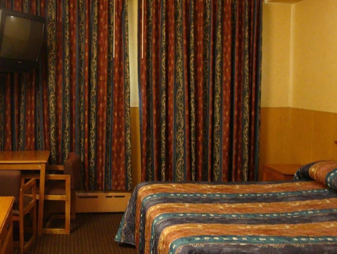 Riviera Motor Inn Brooklyn Нью-Йорк Екстер'єр фото