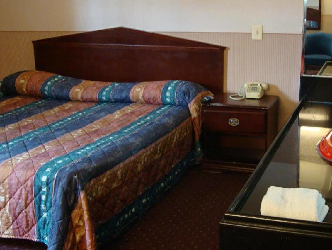 Riviera Motor Inn Brooklyn Нью-Йорк Екстер'єр фото